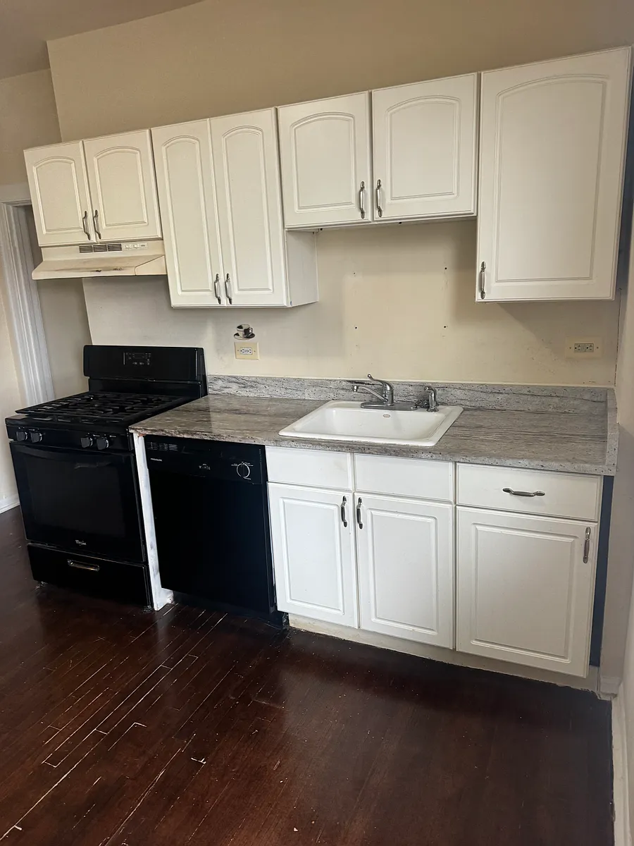 Building Photo - 3151 W Cullom Ave #2E