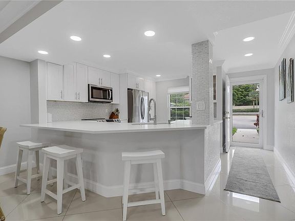4th image of 9580 Victoria LN #104