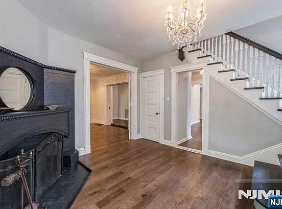4th image of 92 Highwood Avenue