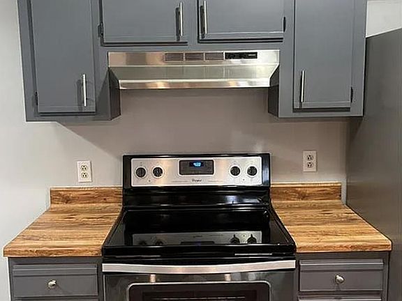 3rd image of 602 Flagstaff Ct
