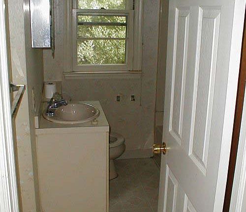 5th image of 409 N Lynn Dr