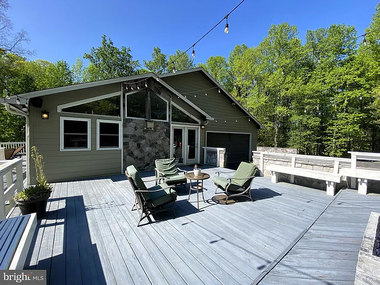 1251 Hinton Dr — Photo 11