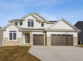 525 SE Esker Ridge Dr, Waukee, IA 50263