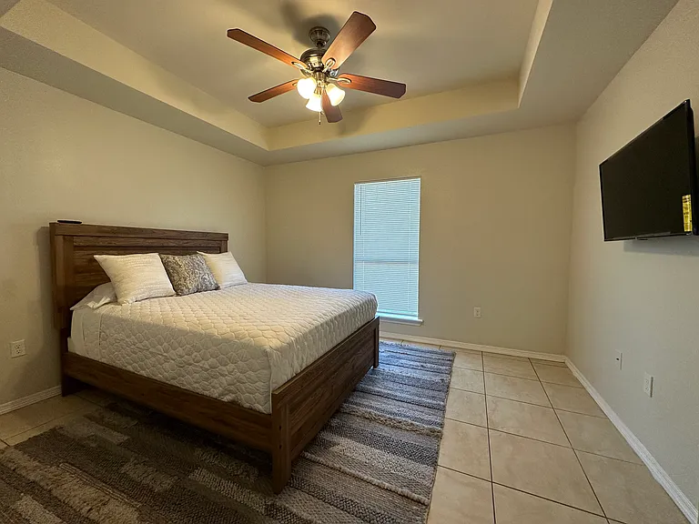2048 Westminster Cir — Photo 7