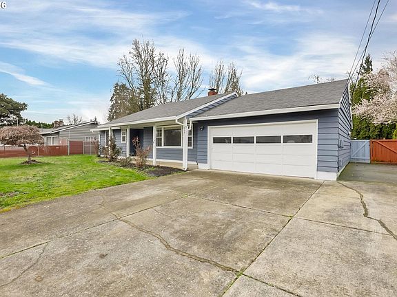 2nd image of 597 SE 13th Ave