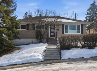 1 N Thorncliffe Cres NW, Calgary, AB T2K3A9
