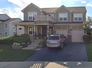 2954 Shamrock Dr, Elgin, IL 60124