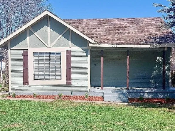1017 Glen Garden Dr, Fort Worth, TX 76104