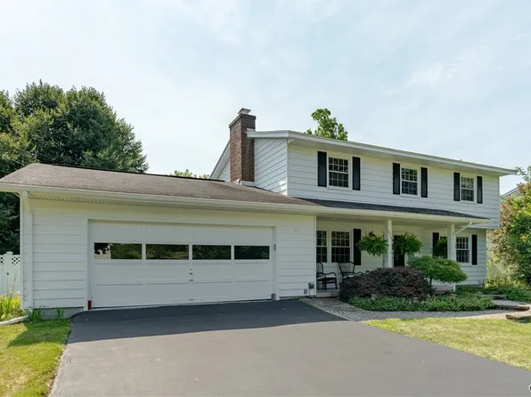 206 Cashin Dr, Fayetteville, NY 13066