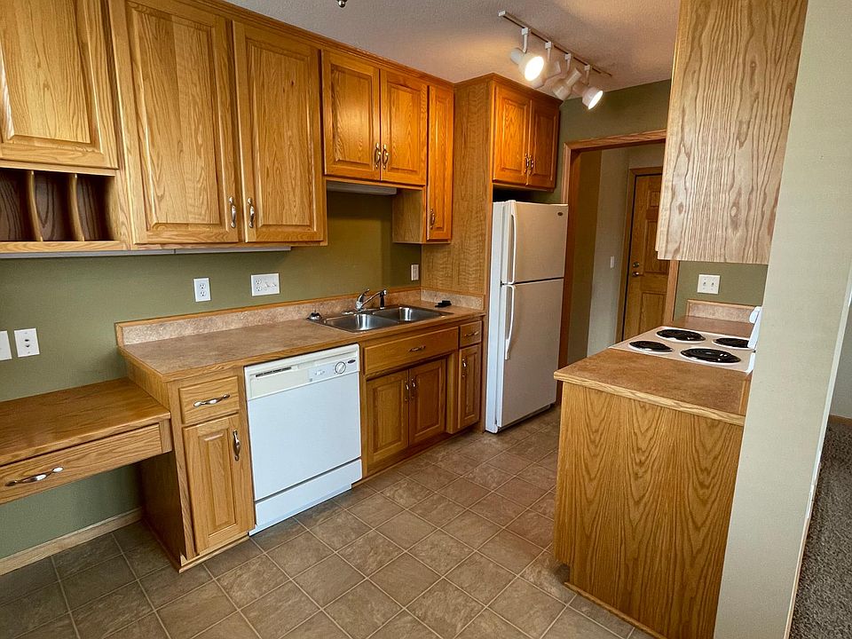 1st image of 209 1st St NE #303