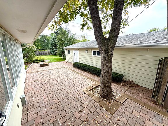 2nd image of 1733 Marshall Rd