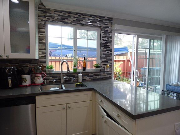 3rd image of 115 Escazu Ct