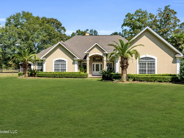 15110 Lorraine Rd, Biloxi, MS 39532