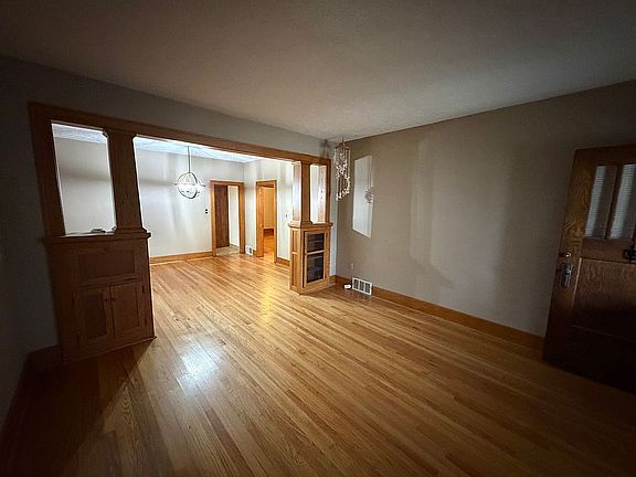 4th image of 3021 Avenue C