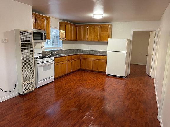 2nd image of 1611 W 11th Pl
