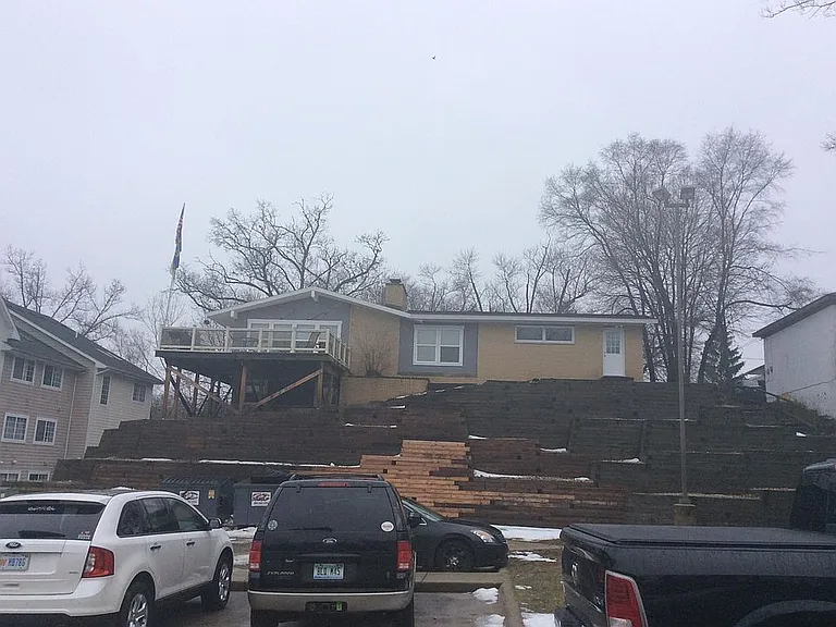 1415 Sutherland Ave — Photo 1