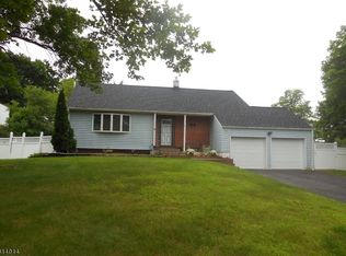 72 Winston Dr, Somerset, NJ 08873