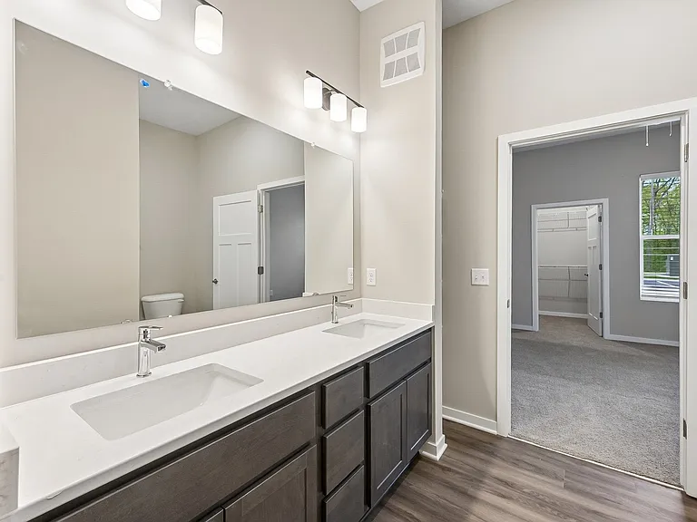 Flats at Sugar Run — Photo 17