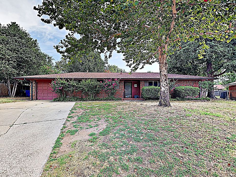 1st image of 2209 Louise Ln