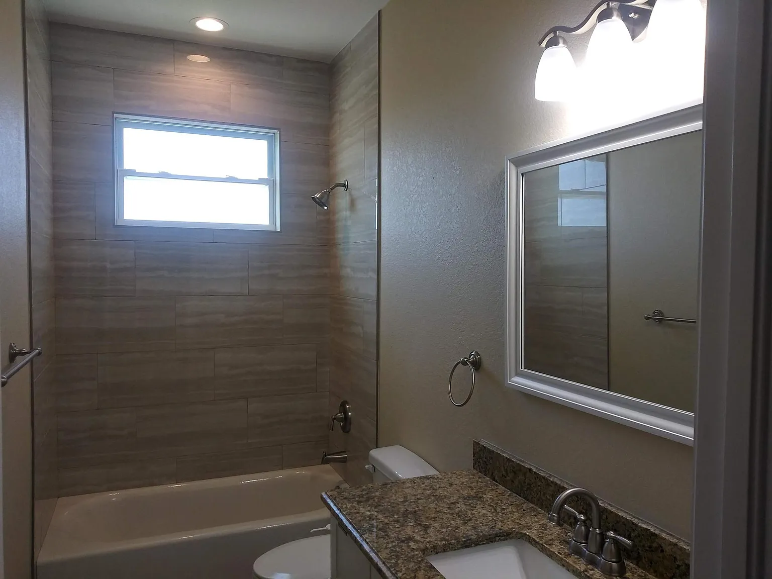 314 E Grace St — Photo 3