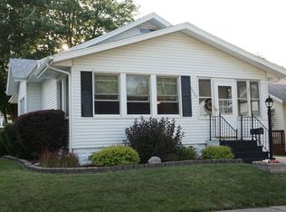 2327 6th St, Moline, IL 61265