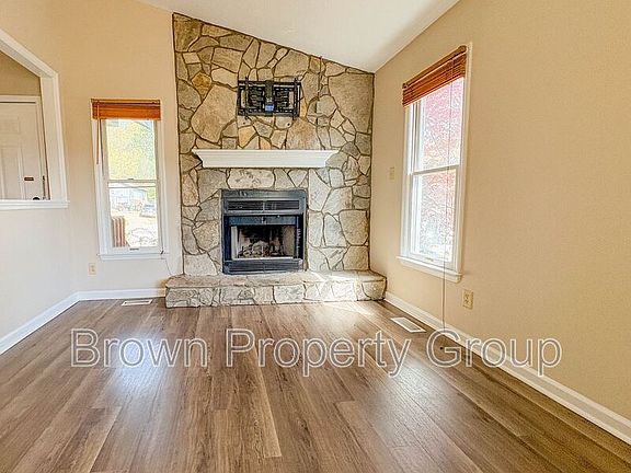 5th image of 565 Andover Rd
