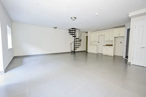 Rented by Level Group | media 23