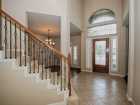 4th image of 2923 Auburn Creek Ln