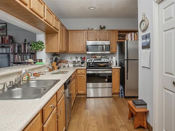 4th image of 1606 Creek Bank Ln