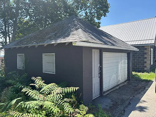 527 South St Photo 1