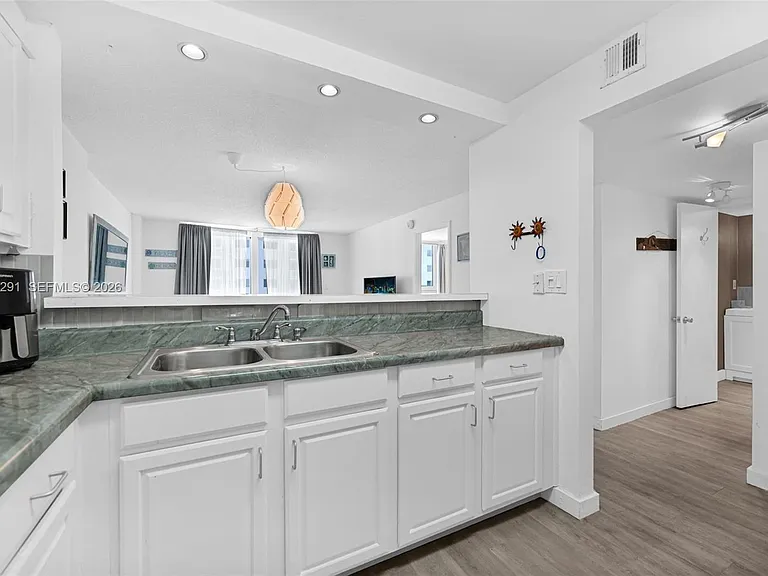 345 Ocean Dr #623 — Photo 26