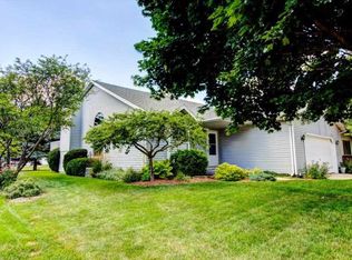 1017 Monteray Ln, Waunakee, WI 53597