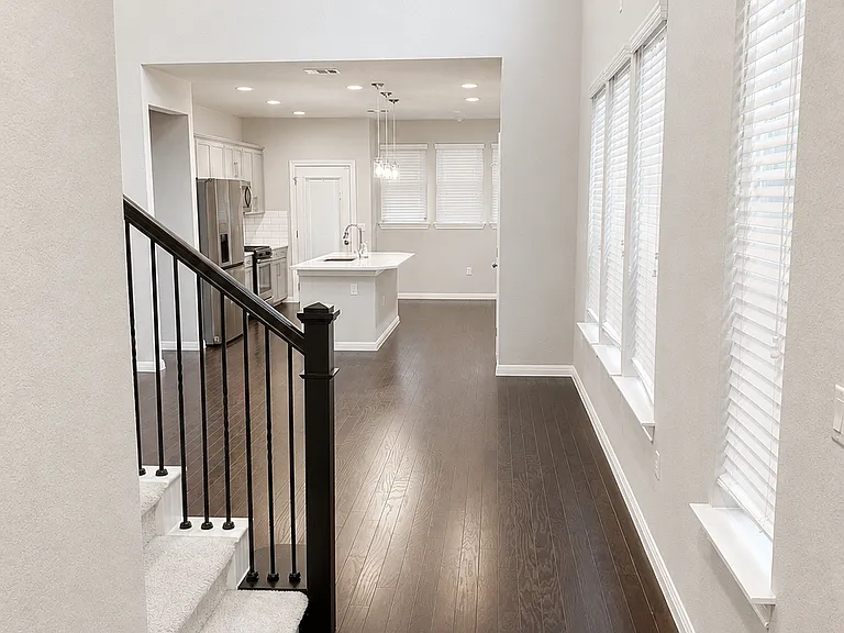 9601 Gynerium Dr — Photo 2