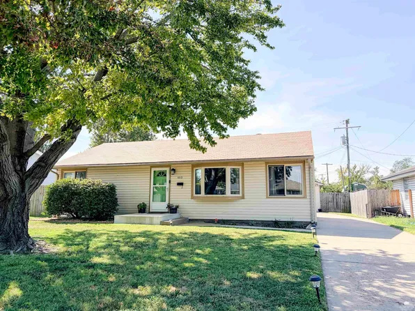 1012 McAdams Rd, Salina, KS 67401