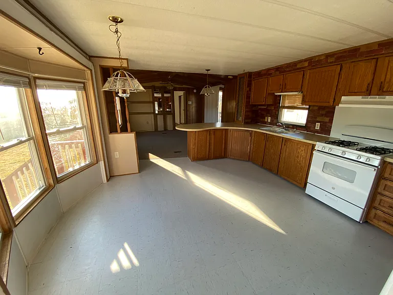 4232 Strobel Ln — Photo 5