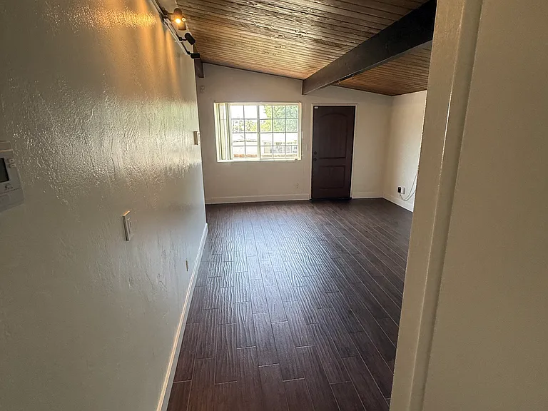 9712 Saint George St — Photo 19
