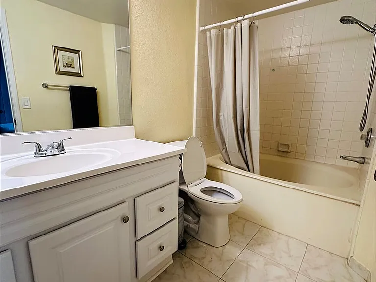 517 Indian Bluff St #202 — Photo 14