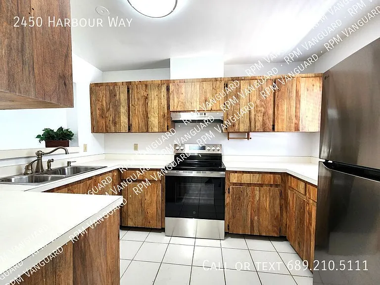 2450 Harbour Way — Photo 5