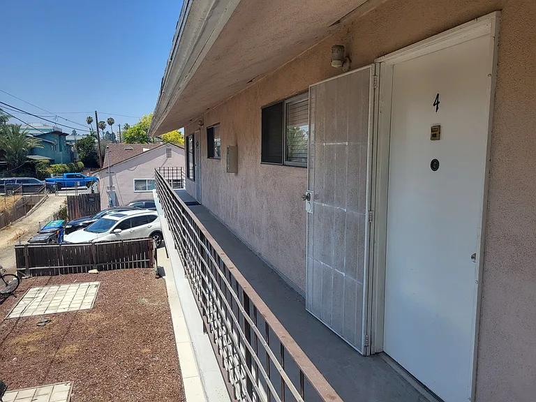 1702 Park Ave #4 — Photo 2