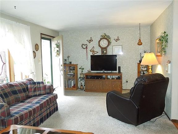 2nd image of 174 Holiday Park Dr