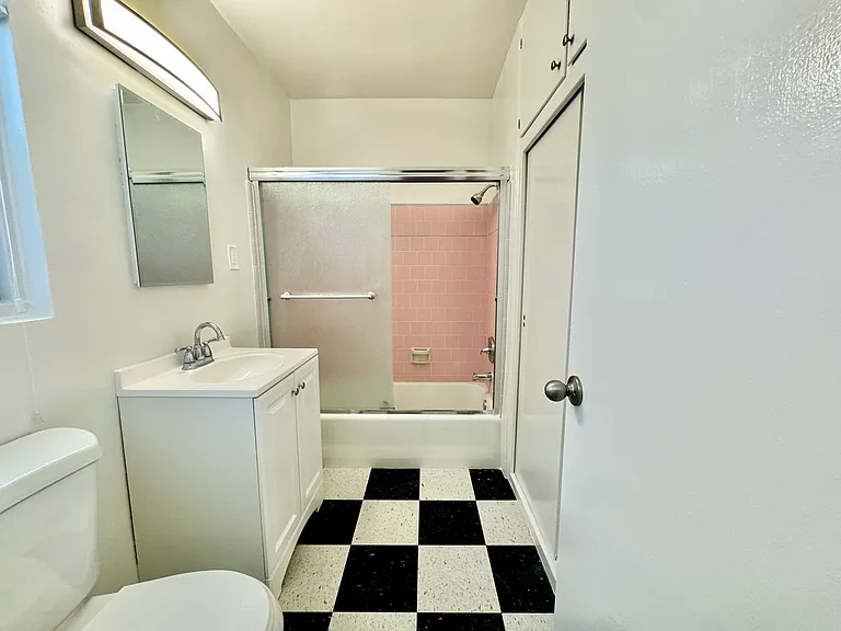 1311 N Fairfax Ave #1 — Photo 6
