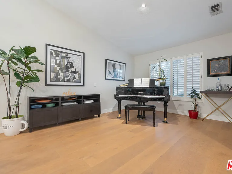 1220 Dincara Rd — Photo 11