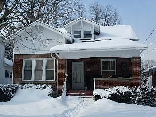 5th image of 906 Woodlawn Ave