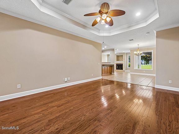 5th image of 274 Laurel Landing Blvd