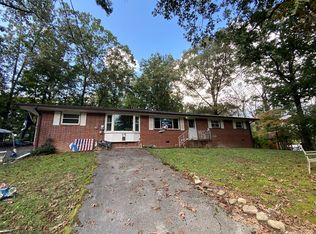 14 Wayne Ln, Rossville, GA 30741