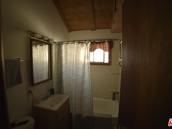 5th image of 449 Barrett Way