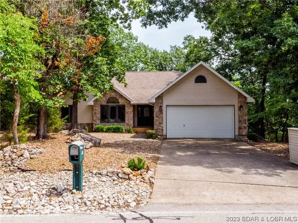 142 Crown Point Dr, Village Of Four Seasons, MO 65049