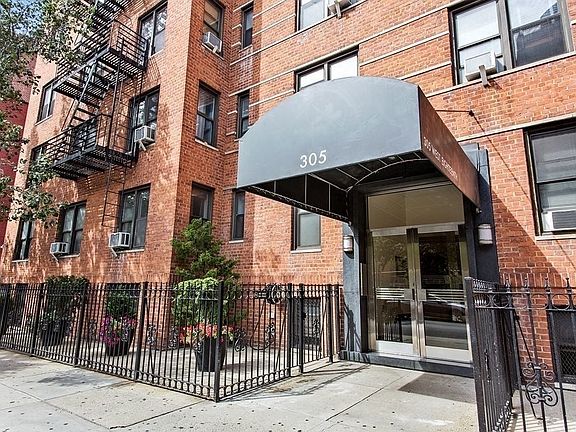 5th image of 305 W 18th St APT 2-B