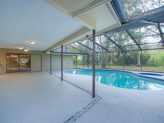 5th image of 9309 Pebble Creek Dr