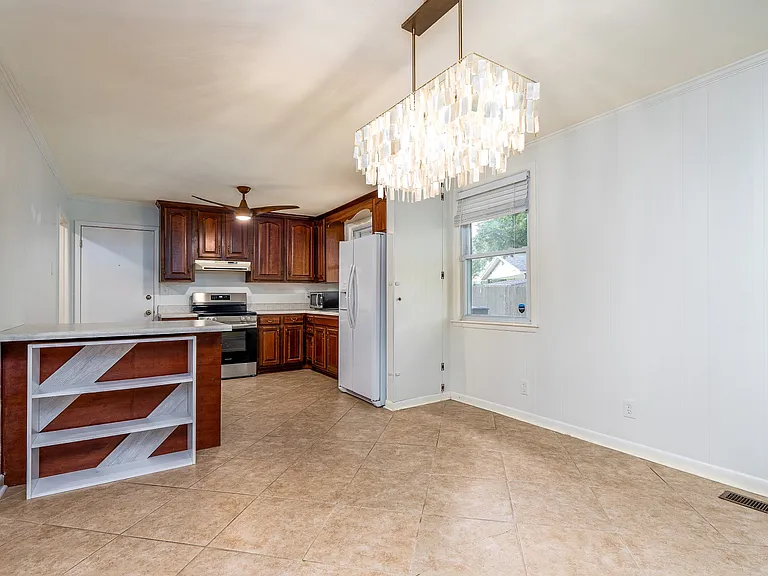 844 Rose Park Dr — Photo 9